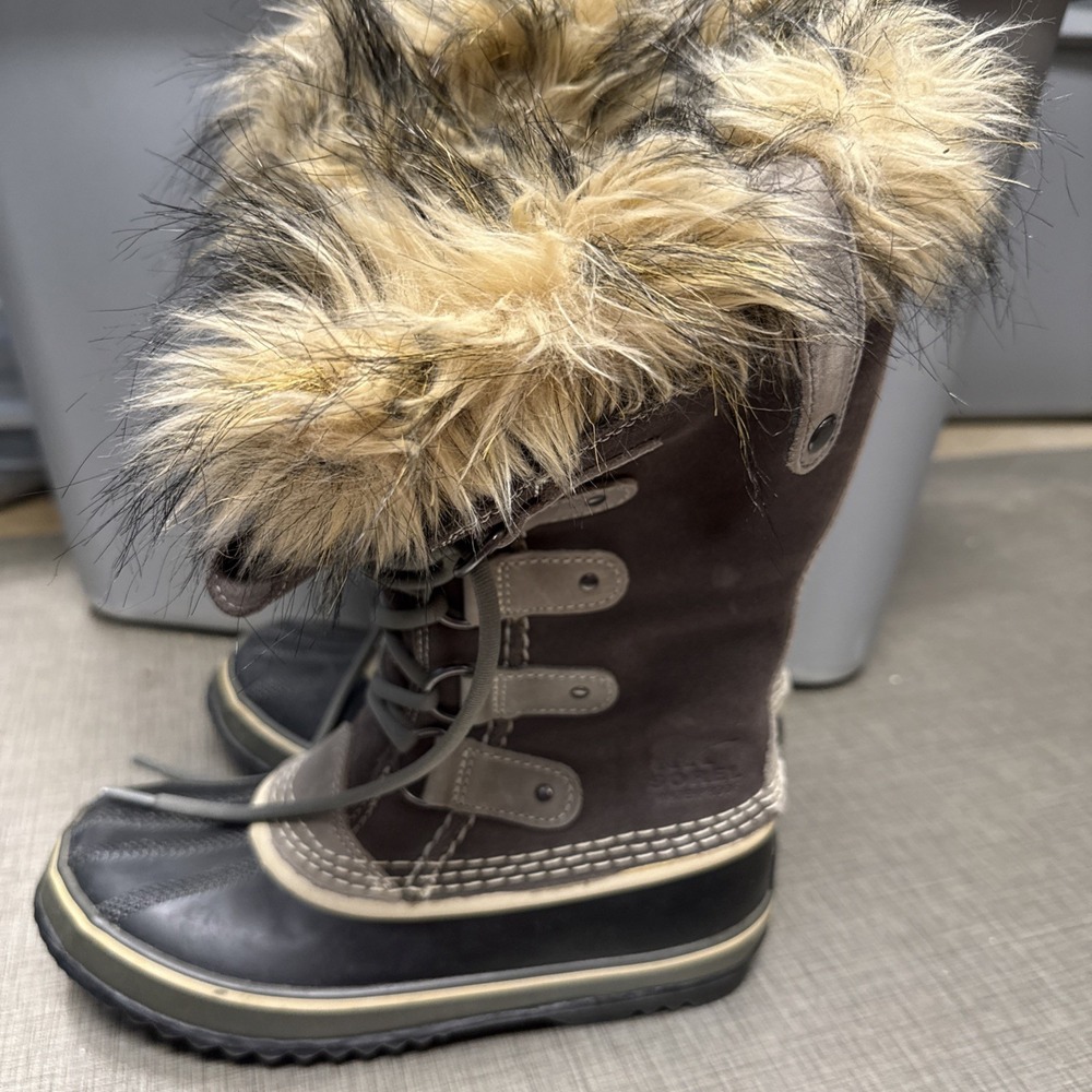 Sorel Joan of Arctic Gray Leather Winter Boots 7 /38 Eu Faux Fur Warn
